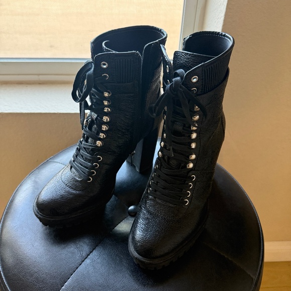 Vince Camuto Leather Boots Heels Combat Booties Biker Shoes Designer - Picture 1 of 8